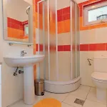 5 Bedroom Amazing In Casa de Férias *
