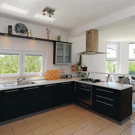 Дом отдыха Luxurious Home In Debeljak With Sauna Debeljak