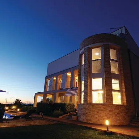 5 Bedroom Amazing In