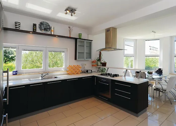 Σπίτι διακοπών 5 Bedroom Amazing In Debeljak