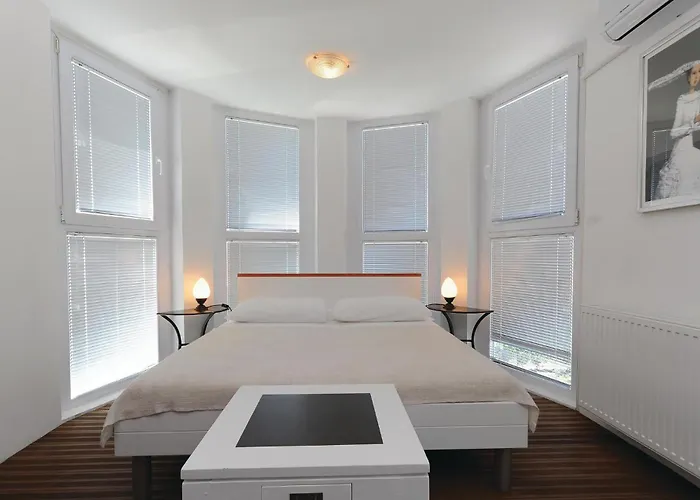 5 Bedroom Amazing In * Debeljak