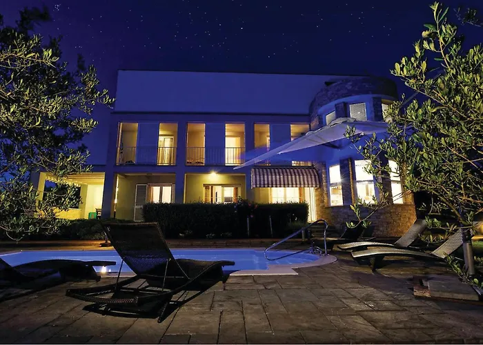 5 Bedroom Amazing In Σπίτι διακοπών