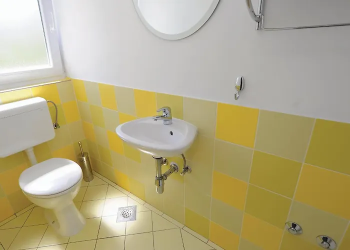 5 Bedroom Amazing In Debeljak