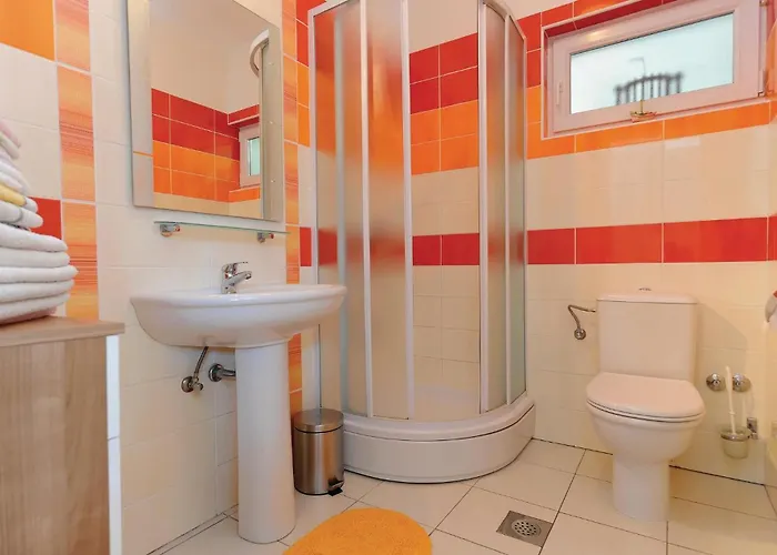 5 Bedroom Amazing In Σπίτι διακοπών *