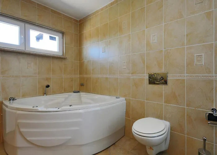 5 Bedroom Amazing In * Debeljak