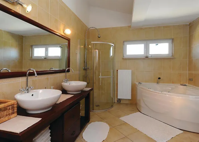 Σπίτι διακοπών 5 Bedroom Amazing In Debeljak