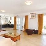 5 Bedroom Amazing In *