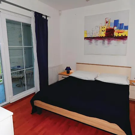 5 Bedroom Amazing Home In Debeljak