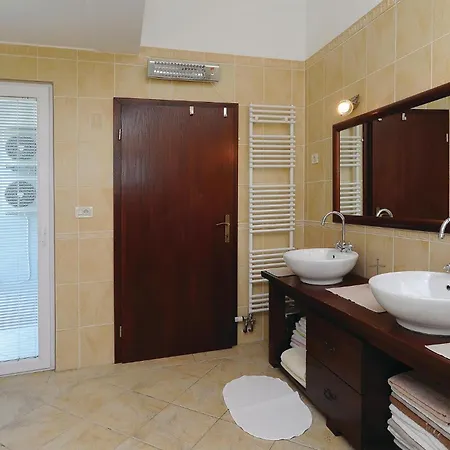 Luxurious In With Sauna *