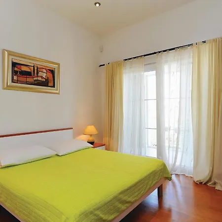 5 Bedroom Amazing Home In Debeljak