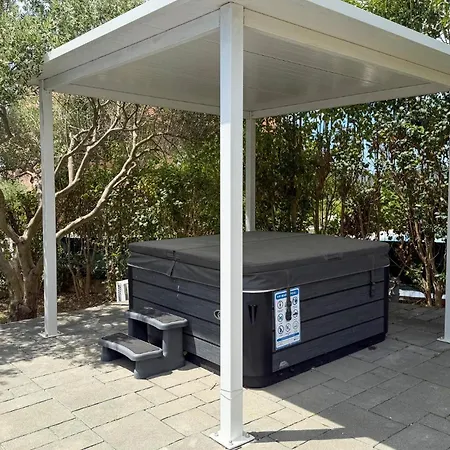 بيت للعطل Luxurious In With Sauna Debeljak